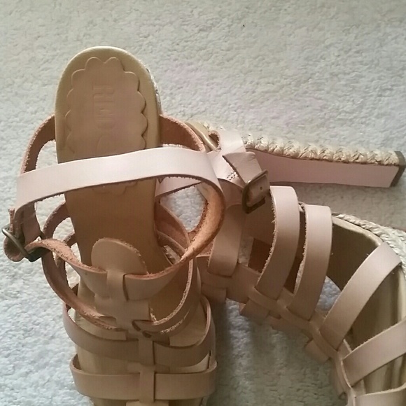 Valentino Red Valentino Blush Platform Sandals - Picture 3 of 4